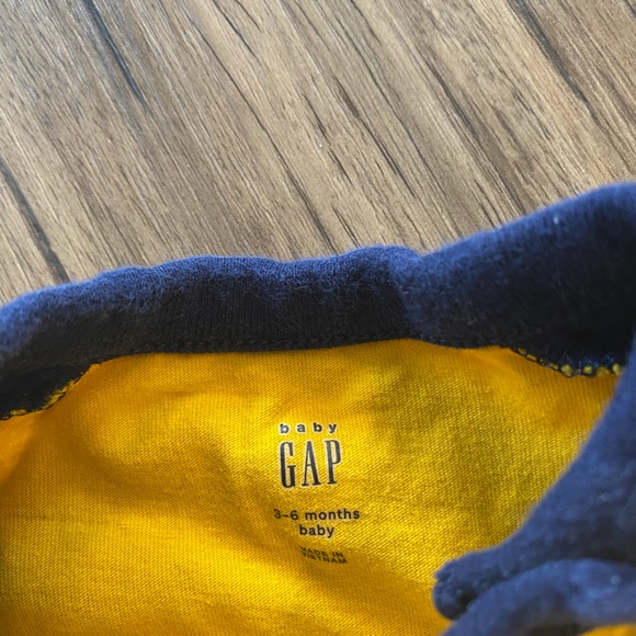 Lot of FOUR Baby Gap boy onesies - Picture 10 of 13